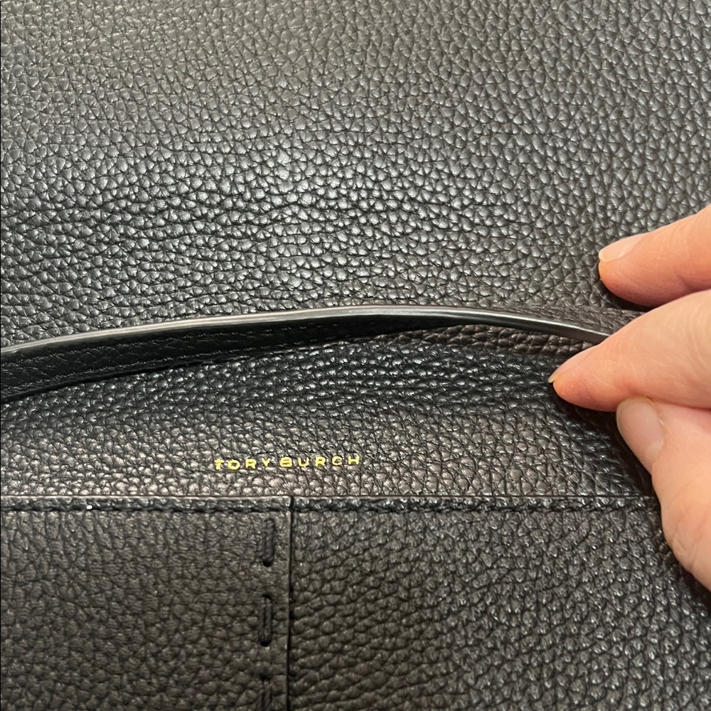 TORY BURCH  McGraw Pebbled Leather Crossbody Bag - Picture 3 of 9